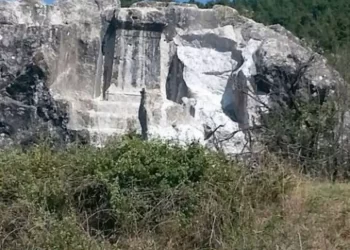 ASİT İLE DEFİNE ARADILAR