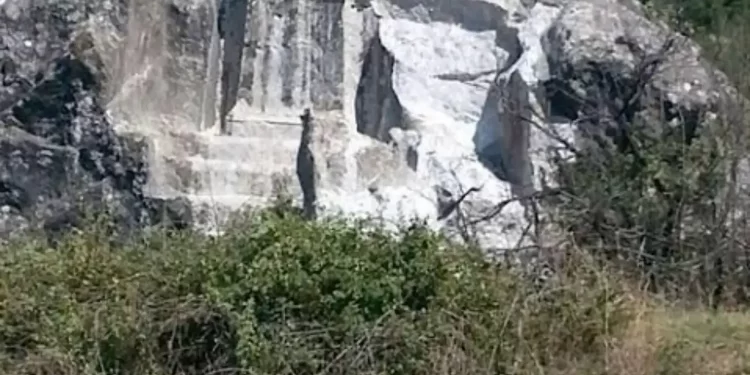 ASİT İLE DEFİNE ARADILAR