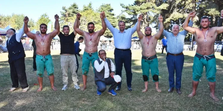 İZNİK’TE GÜREŞ HEYECANI