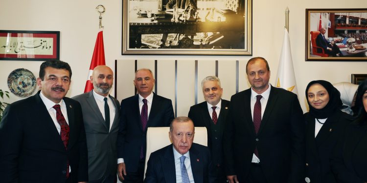 CUMHURBAŞKANI ERDOĞAN TBMM’DE BAŞKAN USTA’YI KABUL ETTİ