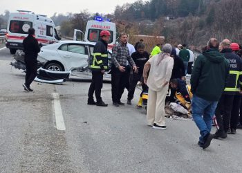 FECİ KAZA ANNE İLE KÜÇÜK YAŞTAKİ KIZINI HAYATTAN KOPARDI!