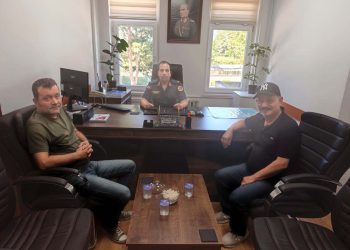 SÖZCÜ GAZETESİ BURSA TEMSİLCİSİ HALİL ATAŞ  VE SABAH GAZETESİ BÖLGE MUHABİRİ VE İZNİK OLAY GAZETESİ SAHİBİ REMZİ YILMAZ  OLARAK İZNİK İLÇE JANDARMA KARAKOL KOMUTANI TEĞMEN TURAN YILDIRIM’I ZİYARET ETTİK