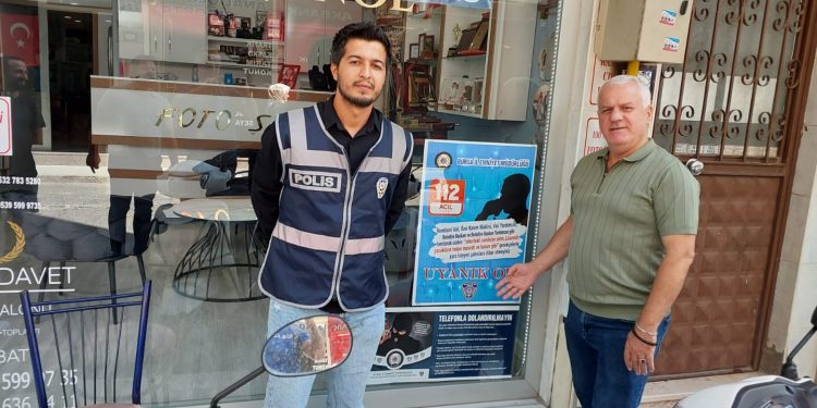 İZNİK İLÇE EMNİYET MÜDÜRLÜĞÜNDEN BİLGİLENDİRME BROŞÜRLERİ