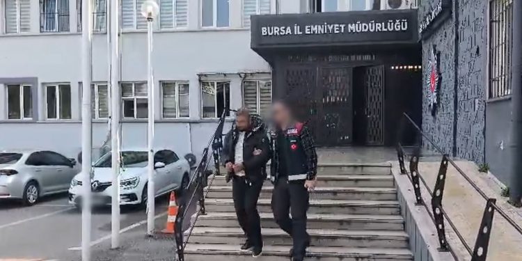 Sosyal Medya Üzerinden Yardım Toplayarak Vatandaşlarımızı Dolandıran Şahıs Tutuklandı