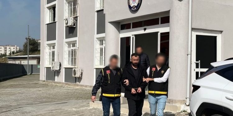 GEMLİK’TE 25 YIL KESİNLEŞMİŞ HAPİS CEZASI BULUNAN ŞAHIS  YAKALANDI   