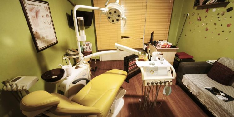 Osmangazi İlçesinde Sağlıksız Ortamda Dişçilik Yapan 3 Ayrı Suçtan Aranması Olan Şahıs Yakalandı