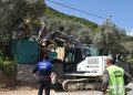 İZNİK’TE TARIM ALANLARINDAKİ KAÇAK YAPILAR YIKILIYOR