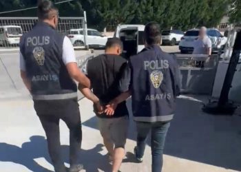 Bursa’da Aranan Şahıslara Yönelik Operasyonlarda 3 Firari Yakalandı.