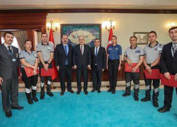 Özel Güvenlik Haftası kapsamında Özel Güvenlik Personeline Teşekkür Belgesi Verildi.